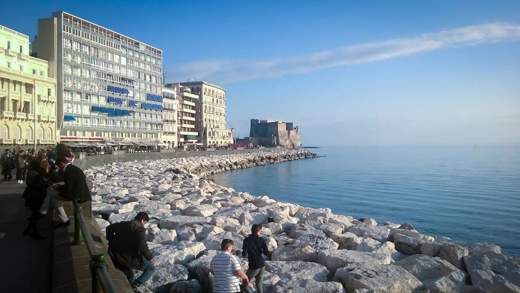 Lungomare & Castel dell’Ovo